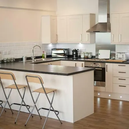 The Broadmead Forest - Spacious Centre 3bdr *