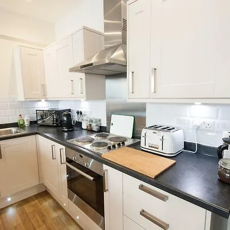 The Broadmead Forest - Spacious Centre 3bdr